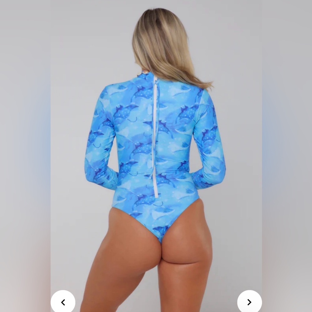 Moana Bikini Manta Ray Fantasy Island Surf Suit Swimsuit New NWT Size Small - Picture 4 of 5
